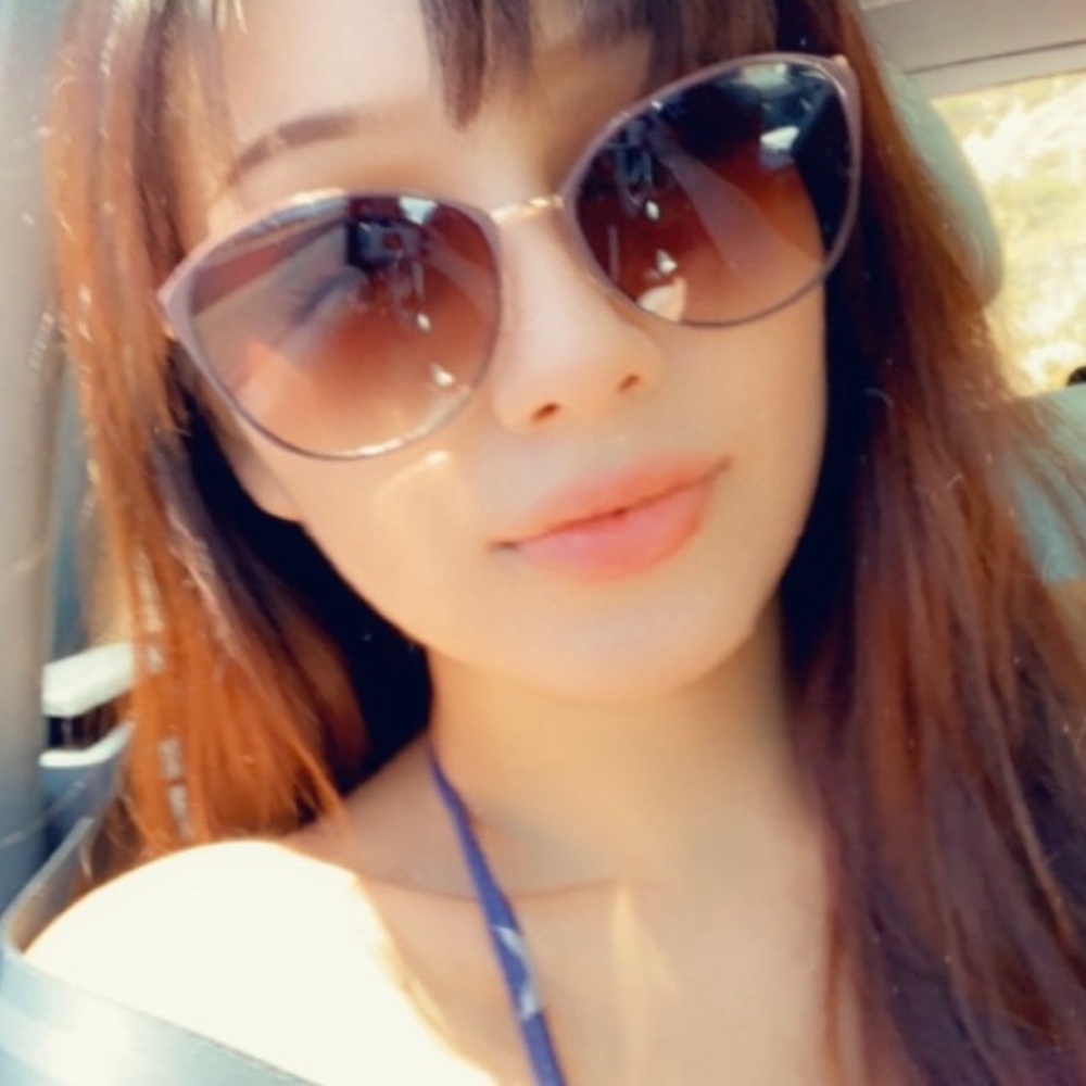 Meet your Posher, Victoria